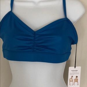 ALO Yoga ‘glow’ bra.  Brand new.